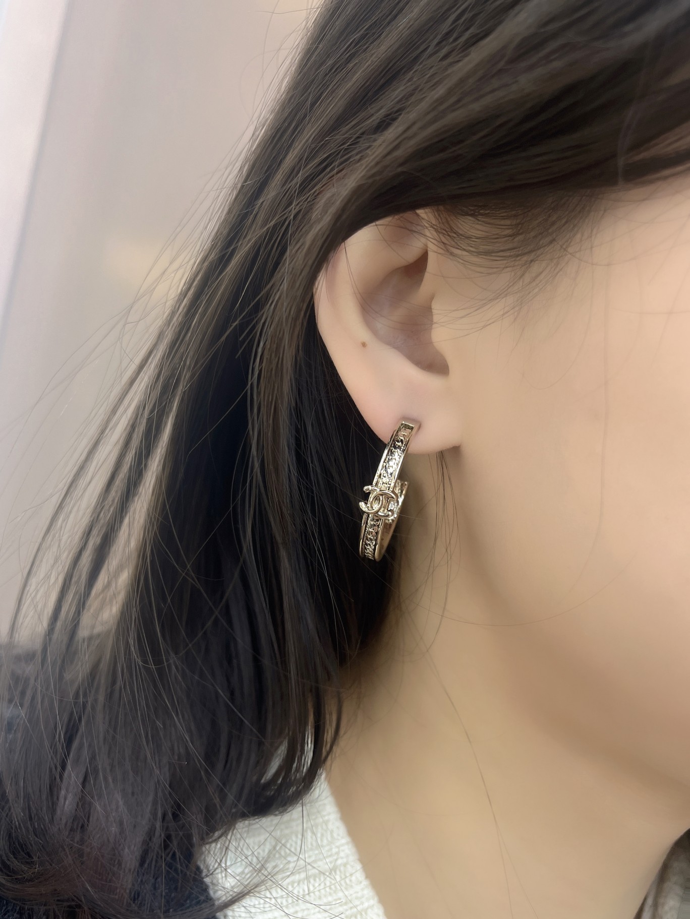 A1735 Chanel hoop earrings